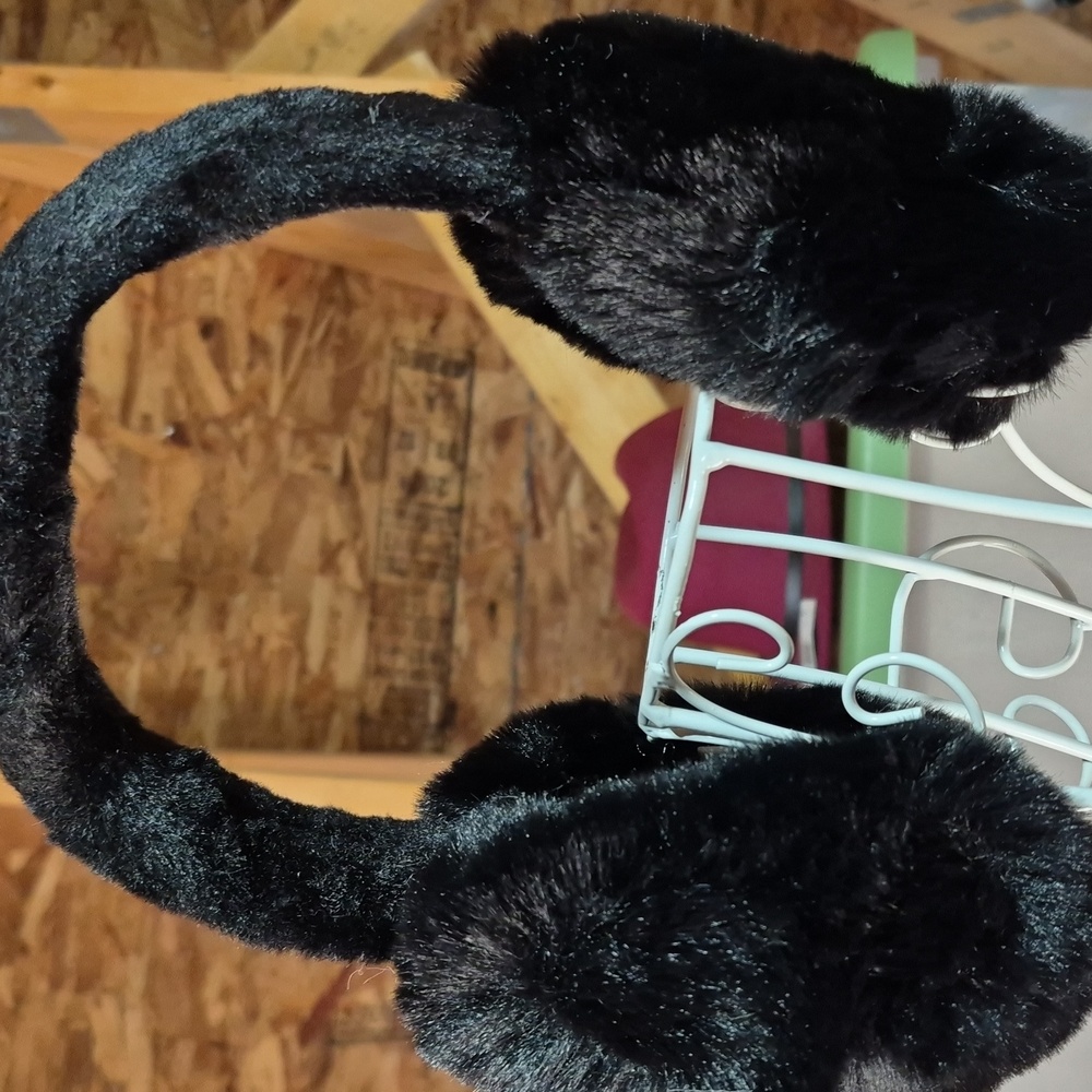Soft, warm black earmuffs. New!